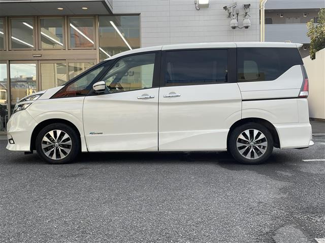 セレナ ハイウェイスター プロパイロットエディション 純正ナビ フルセグTV バックカメラ 両側パワースライドドア プロパイロット 衝突軽減システム 横滑り防止 ステアリングスイッチ 革巻きステアリング ETC デュアルバックドア フォグランプ(21枚目)