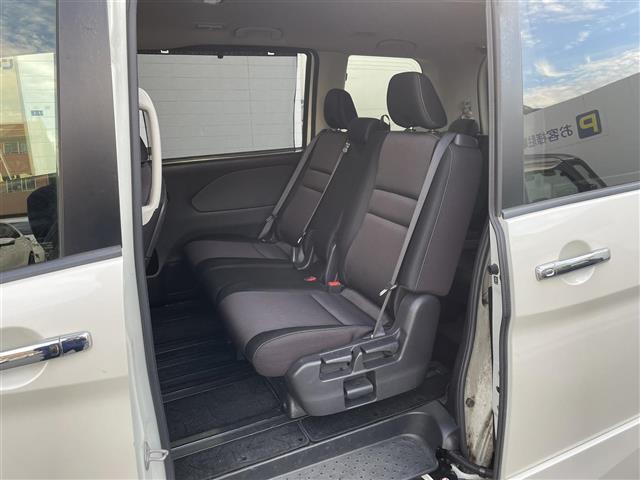 セレナ ハイウェイスター プロパイロットエディション 純正ナビ フルセグTV バックカメラ 両側パワースライドドア プロパイロット 衝突軽減システム 横滑り防止 ステアリングスイッチ 革巻きステアリング ETC デュアルバックドア フォグランプ(33枚目)