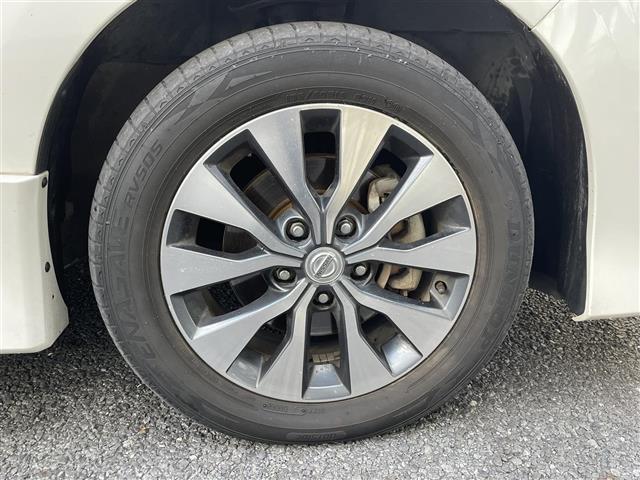 セレナ ハイウェイスター プロパイロットエディション 純正ナビ フルセグTV バックカメラ 両側パワースライドドア プロパイロット 衝突軽減システム 横滑り防止 ステアリングスイッチ 革巻きステアリング ETC デュアルバックドア フォグランプ(40枚目)