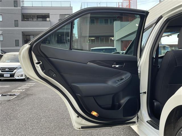 クラウンハイブリッド アスリート 純正ナビ フルセグTV バックカメラ デュアルエアコン クルーズコントロール 革巻きステアリング ステアリングスイッチ シートヒーター(前席) ETC ドアバイザー フォグランプ 電格ウィンカーミラー(37枚目)