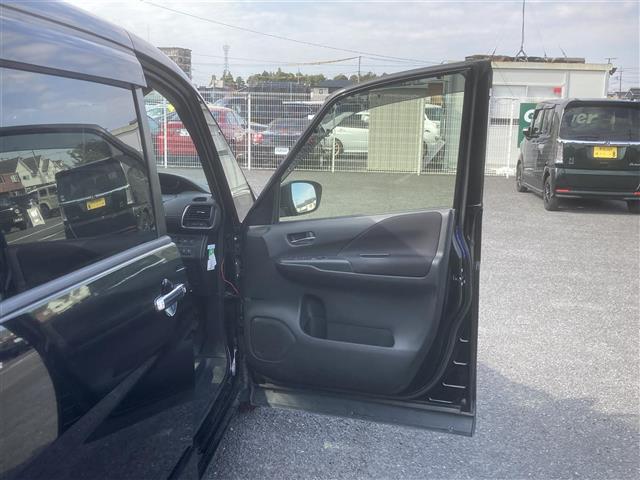 セレナ ハイウェイスター　◇純正メモリナビ◇純正フリップダウンモニター◇アラウンドビューモニター◇エマージェンシーブレーキ◇クルーズコントロール◇ビルトインＥＴＣ◇両側パワースライドドア◇スマートマルチセンターシート（16枚目）