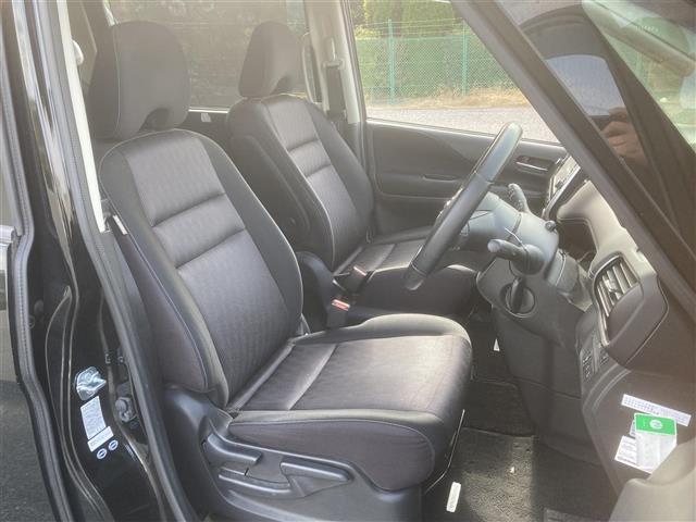 セレナ ハイウェイスター　◇純正メモリナビ◇純正フリップダウンモニター◇アラウンドビューモニター◇エマージェンシーブレーキ◇クルーズコントロール◇ビルトインＥＴＣ◇両側パワースライドドア◇スマートマルチセンターシート（19枚目）