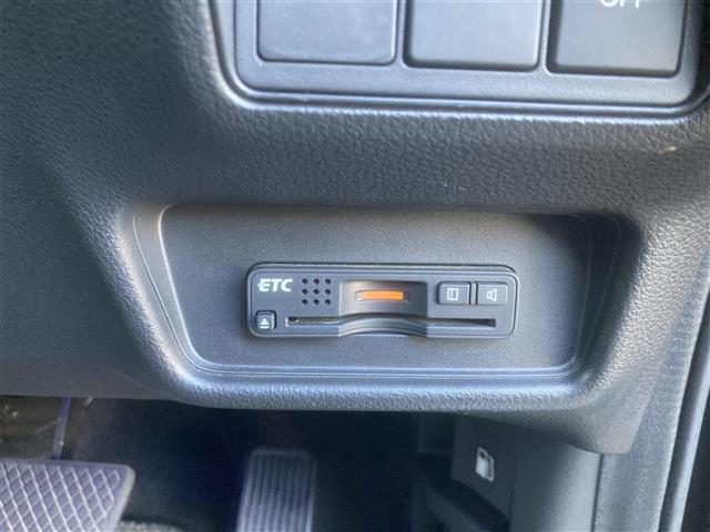 オデッセイ アブソルート・ＥＸ　◇純正ナビ◇フルセグＴＶ◇マルチビューカメラシステム◇フリップダウンモニター◇衝突被害軽減システム◇両側パワースライドドア◇運転席パワーシート◇ビルトインＥＴＣ◇ハーフレザーシート◇キャプテンシート（5枚目）