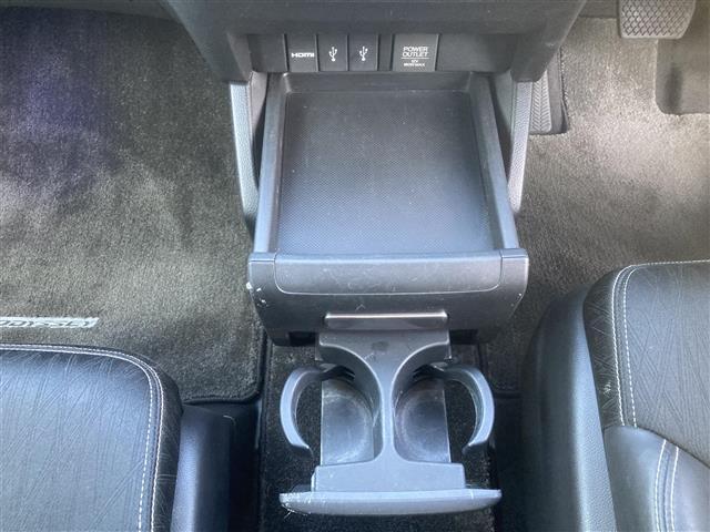 オデッセイ アブソルート・ＥＸ　◇純正ナビ◇フルセグＴＶ◇マルチビューカメラシステム◇フリップダウンモニター◇衝突被害軽減システム◇両側パワースライドドア◇運転席パワーシート◇ビルトインＥＴＣ◇ハーフレザーシート◇キャプテンシート（10枚目）