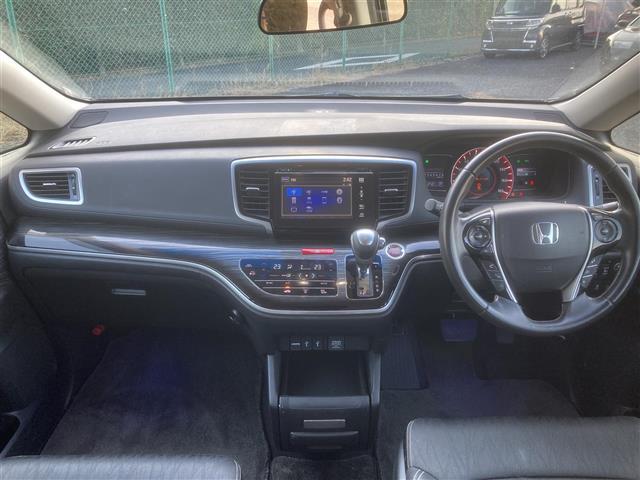 オデッセイ アブソルート・ＥＸ　◇純正ナビ◇フルセグＴＶ◇マルチビューカメラシステム◇フリップダウンモニター◇衝突被害軽減システム◇両側パワースライドドア◇運転席パワーシート◇ビルトインＥＴＣ◇ハーフレザーシート◇キャプテンシート（14枚目）