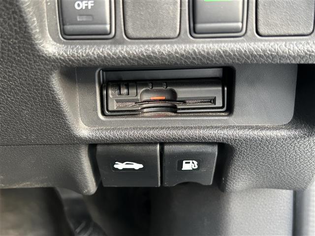 エクストレイル ２０Ｘ　エマージェンシーブレーキパッケージ　◇純正ＳＤナビ◇バックカメラ◇車線逸脱警報◇エマージェンシーブレーキ◇撥水シート◇前席シートヒーター◇ヒルディセントコントロール◇ビルトインＥＴＣ◇プッシュスタート◇ルーフレール◇純正１７インチＡＷ（7枚目）