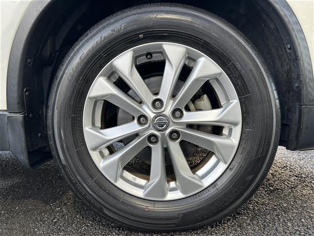 エクストレイル ２０Ｘ　エマージェンシーブレーキパッケージ　◇純正ＳＤナビ◇バックカメラ◇車線逸脱警報◇エマージェンシーブレーキ◇撥水シート◇前席シートヒーター◇ヒルディセントコントロール◇ビルトインＥＴＣ◇プッシュスタート◇ルーフレール◇純正１７インチＡＷ（15枚目）