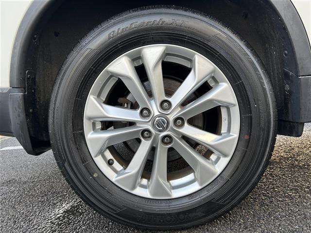 エクストレイル ２０Ｘ　エマージェンシーブレーキパッケージ　◇純正ＳＤナビ◇バックカメラ◇車線逸脱警報◇エマージェンシーブレーキ◇撥水シート◇前席シートヒーター◇ヒルディセントコントロール◇ビルトインＥＴＣ◇プッシュスタート◇ルーフレール◇純正１７インチＡＷ（17枚目）