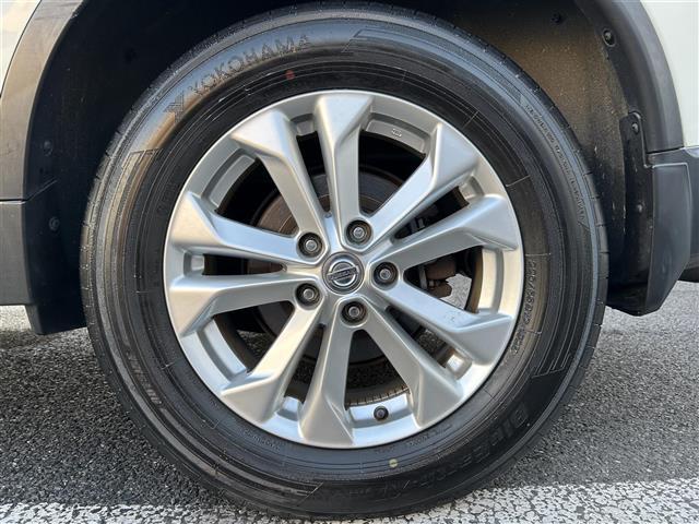 エクストレイル ２０Ｘ　エマージェンシーブレーキパッケージ　◇純正ＳＤナビ◇バックカメラ◇車線逸脱警報◇エマージェンシーブレーキ◇撥水シート◇前席シートヒーター◇ヒルディセントコントロール◇ビルトインＥＴＣ◇プッシュスタート◇ルーフレール◇純正１７インチＡＷ（18枚目）