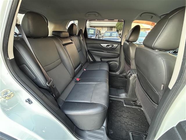 エクストレイル ２０Ｘ　エマージェンシーブレーキパッケージ　◇純正ＳＤナビ◇バックカメラ◇車線逸脱警報◇エマージェンシーブレーキ◇撥水シート◇前席シートヒーター◇ヒルディセントコントロール◇ビルトインＥＴＣ◇プッシュスタート◇ルーフレール◇純正１７インチＡＷ（29枚目）