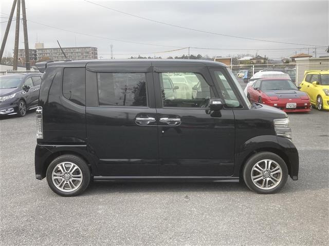 N-BOXカスタム G・Lパッケージ ◇社外メモリナビ◇フルセグTV◇バックカメラ◇シティブレーキアクティブシステム◇ETC◇左側パワースライドドア◇プッシュスタート◇スマートキー◇背面シートテーブル◇後席ロールサンシェード◇DVD再生可(34枚目)