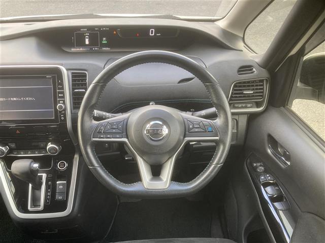 セレナ ライダー プロパイロット E プロパイロット 純正メモリナビ フルセグテレビ バックカメラ プッシュスタート 革巻きステアリング 両側パワースライドドア ETC 純正16インチAW 衝突被害軽減システム レーンアシスト(10枚目)