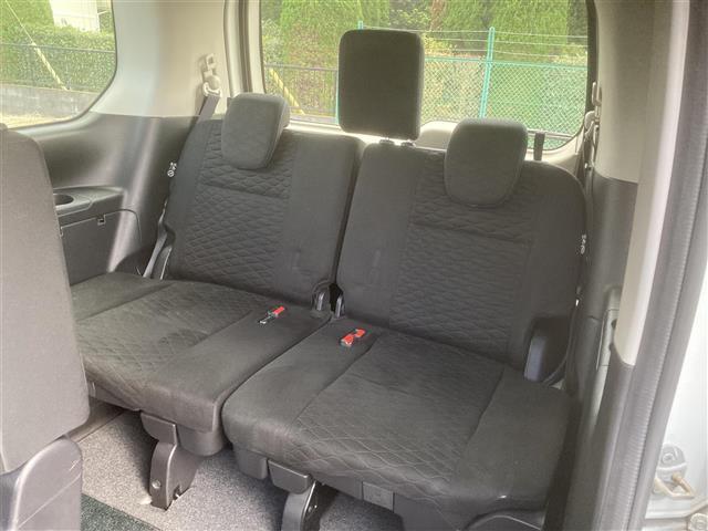 セレナ ライダー プロパイロット E プロパイロット 純正メモリナビ フルセグテレビ バックカメラ プッシュスタート 革巻きステアリング 両側パワースライドドア ETC 純正16インチAW 衝突被害軽減システム レーンアシスト(19枚目)