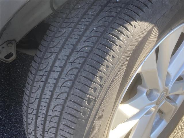 エクストレイル 20X ◆4WD◆純正SDナビ(MC313D-W)◆アイドリングストップ◆プッシュスタート◆ETC◆純正17インチAW◆純正LEDヘッドライト◆革巻きステアリング◆前席シートヒーター◆横滑り防止装置(9枚目)