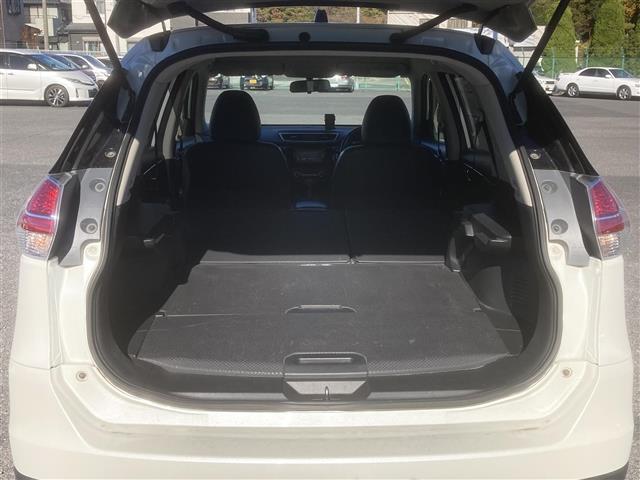 エクストレイル 20X ◆4WD◆純正SDナビ(MC313D-W)◆アイドリングストップ◆プッシュスタート◆ETC◆純正17インチAW◆純正LEDヘッドライト◆革巻きステアリング◆前席シートヒーター◆横滑り防止装置(21枚目)