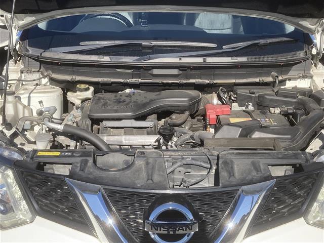 エクストレイル 20X ◆4WD◆純正SDナビ(MC313D-W)◆アイドリングストップ◆プッシュスタート◆ETC◆純正17インチAW◆純正LEDヘッドライト◆革巻きステアリング◆前席シートヒーター◆横滑り防止装置(23枚目)