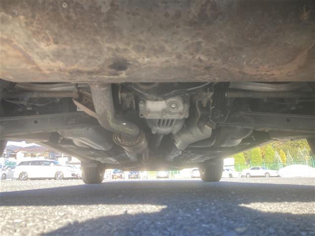 エクストレイル 20X ◆4WD◆純正SDナビ(MC313D-W)◆アイドリングストップ◆プッシュスタート◆ETC◆純正17インチAW◆純正LEDヘッドライト◆革巻きステアリング◆前席シートヒーター◆横滑り防止装置(28枚目)