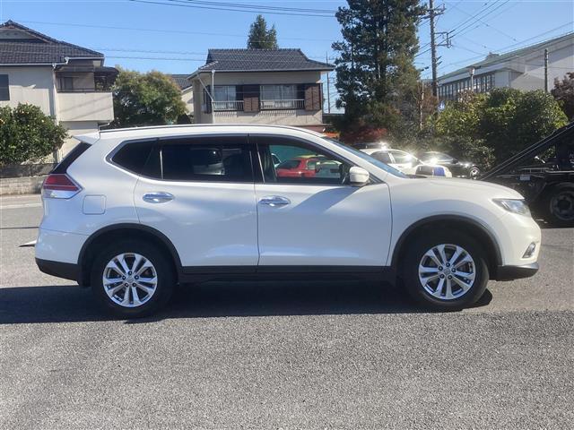 エクストレイル 20X ◆4WD◆純正SDナビ(MC313D-W)◆アイドリングストップ◆プッシュスタート◆ETC◆純正17インチAW◆純正LEDヘッドライト◆革巻きステアリング◆前席シートヒーター◆横滑り防止装置(36枚目)