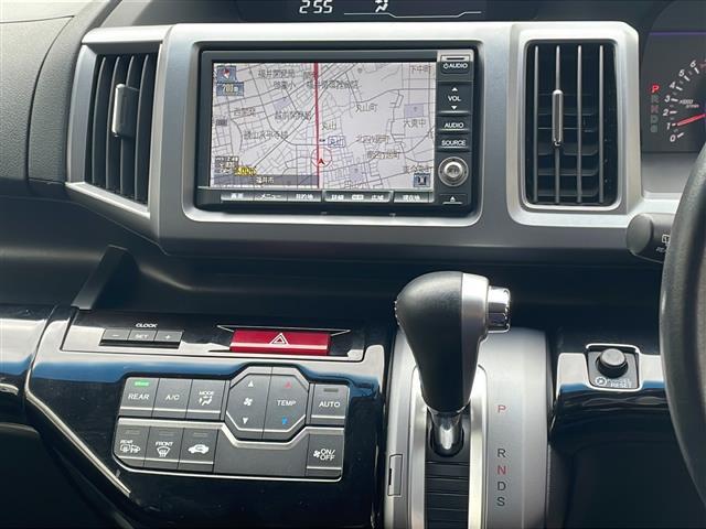 ステップワゴンスパーダ Z クールスピリット インターナビ セレクション 純正ナビ バックカメラ ドラレコ 両側パワスラ 純正フリップダウンモニター ハーフレザーシート オートライト AFS フォグライト アイドリングストップ パドルシフト ETC 純正アルミホイール(8枚目)