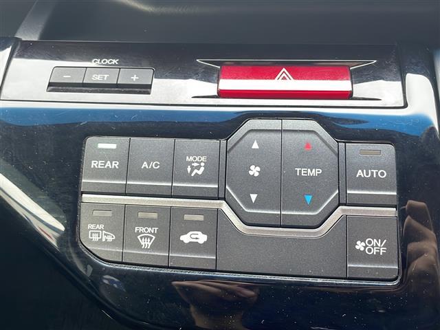 ステップワゴンスパーダ Z クールスピリット インターナビ セレクション 純正ナビ バックカメラ ドラレコ 両側パワスラ 純正フリップダウンモニター ハーフレザーシート オートライト AFS フォグライト アイドリングストップ パドルシフト ETC 純正アルミホイール(16枚目)