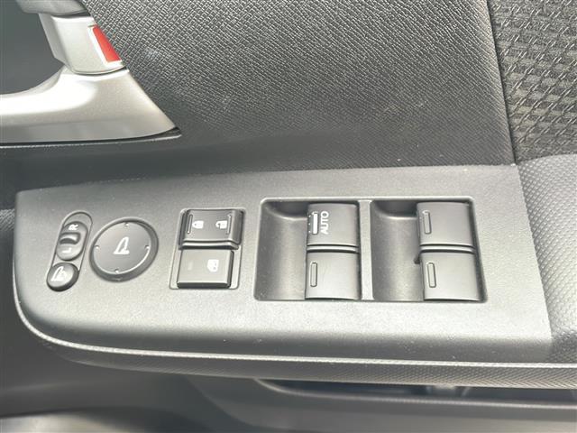 ステップワゴンスパーダ Z クールスピリット インターナビ セレクション 純正ナビ バックカメラ ドラレコ 両側パワスラ 純正フリップダウンモニター ハーフレザーシート オートライト AFS フォグライト アイドリングストップ パドルシフト ETC 純正アルミホイール(19枚目)