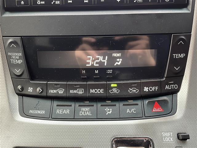 ヴェルファイア ２．４Ｚ　純正ナビ　バックカメラ　コーナーセンサー　オートライト　フォグライト　パワースライドドア　ドライブレコーダー　レーダー探知機　ＥＴＣ　純正アルミホイール　ウォークスルー　オットマン　ドアバイザー（13枚目）