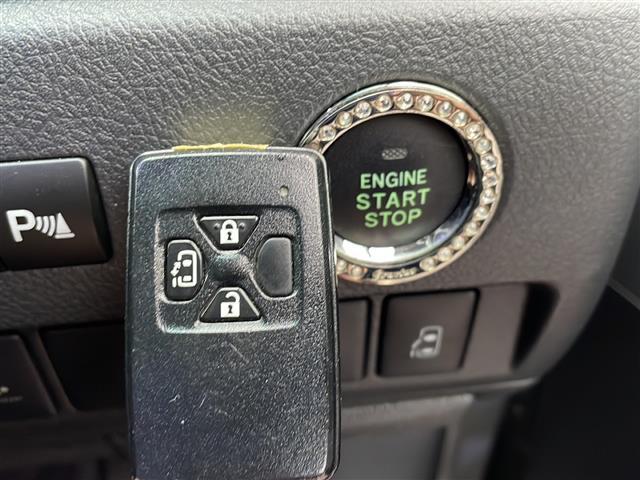 ヴェルファイア ２．４Ｚ　純正ナビ　バックカメラ　コーナーセンサー　オートライト　フォグライト　パワースライドドア　ドライブレコーダー　レーダー探知機　ＥＴＣ　純正アルミホイール　ウォークスルー　オットマン　ドアバイザー（15枚目）