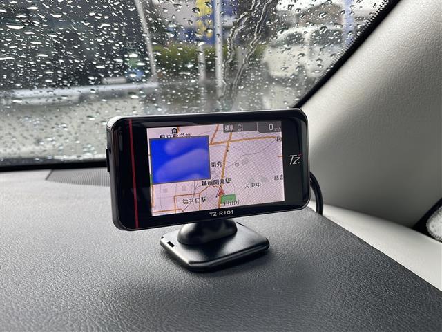 ヴェルファイア ２．４Ｚ　純正ナビ　バックカメラ　コーナーセンサー　オートライト　フォグライト　パワースライドドア　ドライブレコーダー　レーダー探知機　ＥＴＣ　純正アルミホイール　ウォークスルー　オットマン　ドアバイザー（18枚目）