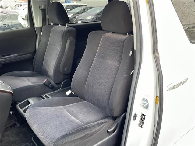 ヴェルファイア ２．４Ｚ　純正ナビ　バックカメラ　コーナーセンサー　オートライト　フォグライト　パワースライドドア　ドライブレコーダー　レーダー探知機　ＥＴＣ　純正アルミホイール　ウォークスルー　オットマン　ドアバイザー（22枚目）