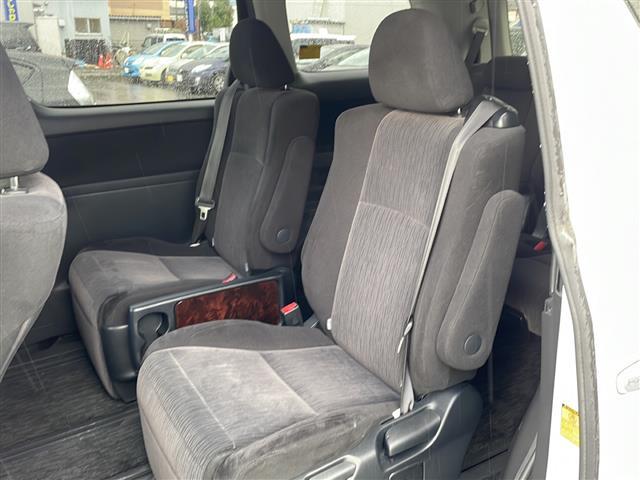 ヴェルファイア ２．４Ｚ　純正ナビ　バックカメラ　コーナーセンサー　オートライト　フォグライト　パワースライドドア　ドライブレコーダー　レーダー探知機　ＥＴＣ　純正アルミホイール　ウォークスルー　オットマン　ドアバイザー（24枚目）