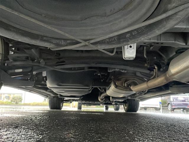 ヴェルファイア ２．４Ｚ　純正ナビ　バックカメラ　コーナーセンサー　オートライト　フォグライト　パワースライドドア　ドライブレコーダー　レーダー探知機　ＥＴＣ　純正アルミホイール　ウォークスルー　オットマン　ドアバイザー（41枚目）