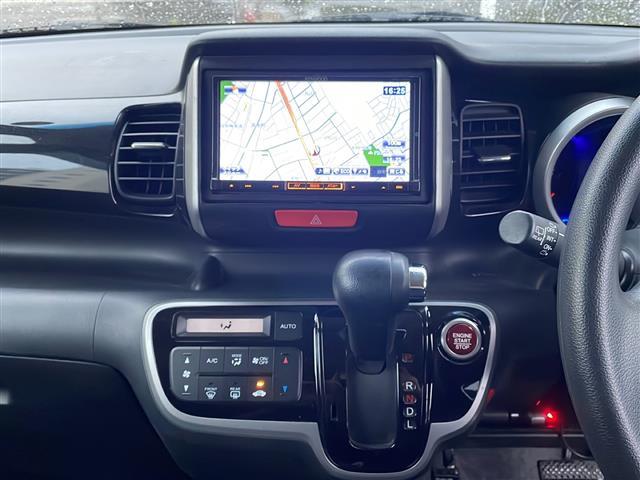 Ｎ－ＢＯＸカスタム Ｇ・Ｌパッケージ　社外ナビ　オートライト　フォグライト　アイドリングストップ　パワースライドドア　ＥＴＣ　純正アルミホイール　プッシュスタート　スマートキー　スペアキー　取扱説明書（11枚目）