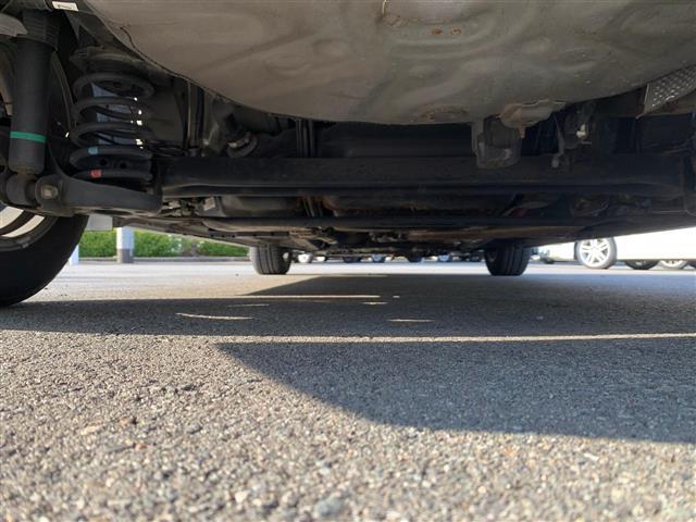 プリウス Ｓ　純正ナビ（ＣＤ・ＤＶＤ・ＢＴ接続可）／フルセグテレビ／バックカメラ／ＥＴＣ／フォグランプ／ＨＩＤ（20枚目）