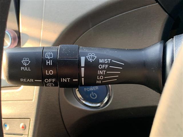 プリウス Ｓ　純正ナビ（ＣＤ・ＤＶＤ・ＢＴ接続可）／フルセグテレビ／バックカメラ／ＥＴＣ／フォグランプ／ＨＩＤ（25枚目）