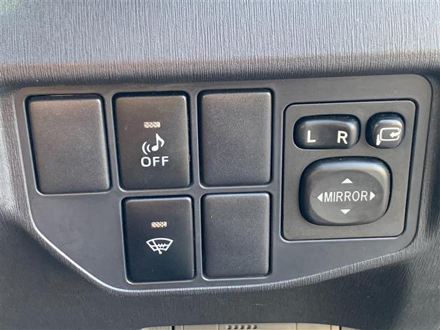 プリウス Ｓ　純正ナビ（ＣＤ・ＤＶＤ・ＢＴ接続可）／フルセグテレビ／バックカメラ／ＥＴＣ／フォグランプ／ＨＩＤ（33枚目）