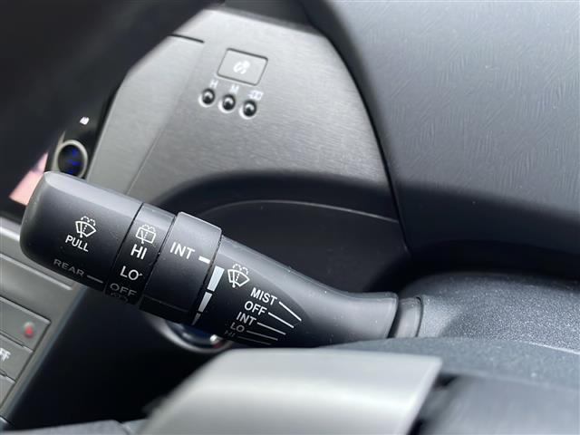 プリウス Ｇ　純正ナビ（ＣＤ・ＤＶＤ・ＢＴ接続可）／フルセグテレビ／バックカメラ／ＥＴＣ／ＨＩＤ／フォグランプ（6枚目）