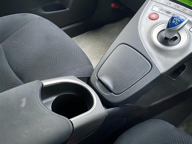 プリウス Ｇ　純正ナビ（ＣＤ・ＤＶＤ・ＢＴ接続可）／フルセグテレビ／バックカメラ／ＥＴＣ／ＨＩＤ／フォグランプ（17枚目）