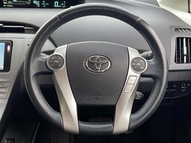 プリウス Ｇツーリングセレクションレザーパッケージ　純正ナビ（ＢＴ接続可・ＨＤＭＩ）／フルセグテレビ／バックカメラ／プリクラッシュセーフティ／レーダークルーズコントロール／ビルトインＥＴＣ／パワーシート（Ｄ席・Ｎ席）／シートヒーター（2枚目）