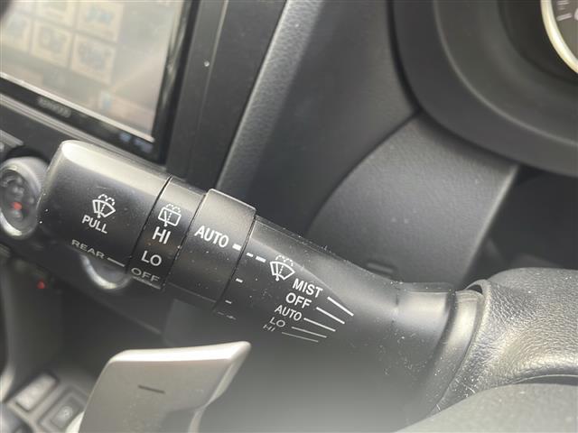 フォレスター ２．０ｉ－Ｓ　アイサイト　社外ナビ（ＣＤ・ＤＶＤ）／ワンセグテレビ／ＥＴＣ／パワーシート（Ｄ席・Ｎ席）／シートヒーター（Ｄ席・Ｎ席）／パワーバックドア（5枚目）