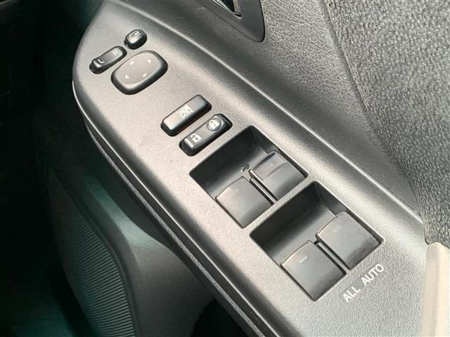アルファード ２４０Ｓ　純正ナビ（ＣＤ・ＤＶＤ・ＢＴ接続可）／フルセグテレビ／バックカメラ／ビルトインＥＴＣ／フリップダウンモニター／両側パワースライドドア／コーナーセンサー／ＨＩＤ（29枚目）
