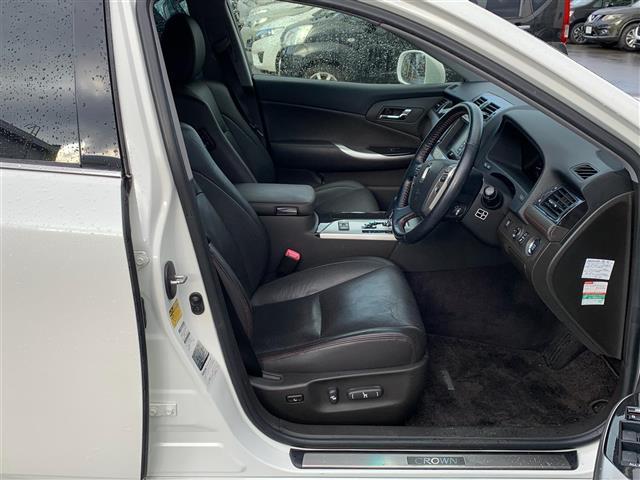 クラウン ２．５アスリート　プレミアムエディション　純正ナビ（ＣＤ・ＤＶＤ・ＢＴ接続可）／フルセグテレビ／バックカメラ／ビルトインＥＴＣ／パワーシート（Ｄ席・Ｎ席）／シートヒーター（Ｄ席・Ｎ席）／エアシート（Ｄ席・Ｎ席）（10枚目）