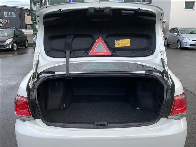 クラウン ２．５アスリート　プレミアムエディション　純正ナビ（ＣＤ・ＤＶＤ・ＢＴ接続可）／フルセグテレビ／バックカメラ／ビルトインＥＴＣ／パワーシート（Ｄ席・Ｎ席）／シートヒーター（Ｄ席・Ｎ席）／エアシート（Ｄ席・Ｎ席）（14枚目）