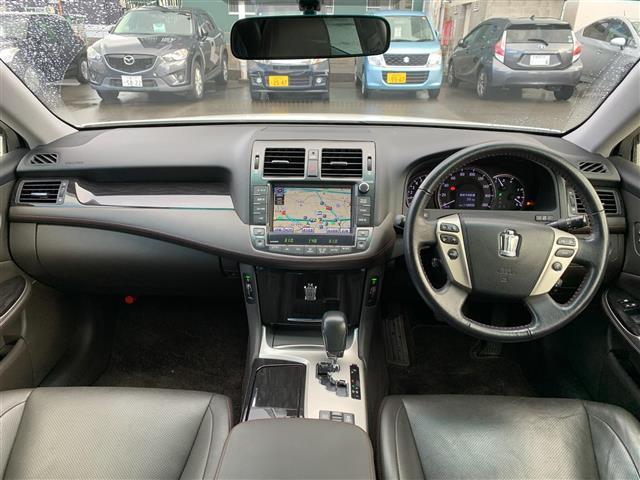 クラウン ２．５アスリート　プレミアムエディション　純正ナビ（ＣＤ・ＤＶＤ・ＢＴ接続可）／フルセグテレビ／バックカメラ／ビルトインＥＴＣ／パワーシート（Ｄ席・Ｎ席）／シートヒーター（Ｄ席・Ｎ席）／エアシート（Ｄ席・Ｎ席）（20枚目）