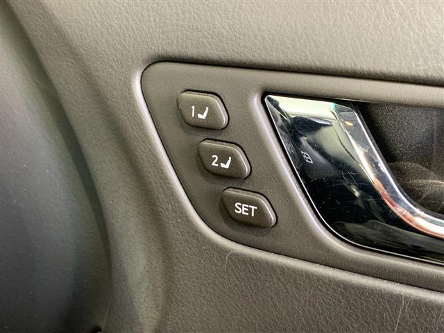 クラウン ２．５アスリート　プレミアムエディション　純正ナビ（ＣＤ・ＤＶＤ・ＢＴ接続可）／フルセグテレビ／バックカメラ／ビルトインＥＴＣ／パワーシート（Ｄ席・Ｎ席）／シートヒーター（Ｄ席・Ｎ席）／エアシート（Ｄ席・Ｎ席）（30枚目）