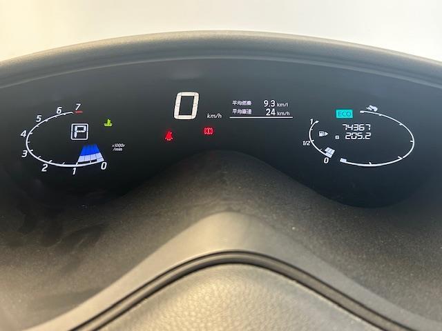セレナ ハイウェイスター　Ｓエディション　日産純正ナビ　レーンキープアシスト　クルーズコントロール　片側パワースライドドア　横滑り防止装置　ＥＴＣ　　Ｂｌｕｅｔｏｏｔｈ再生　純正１５インチアルミホイール　盗難防止装置　プッシュスタート（8枚目）