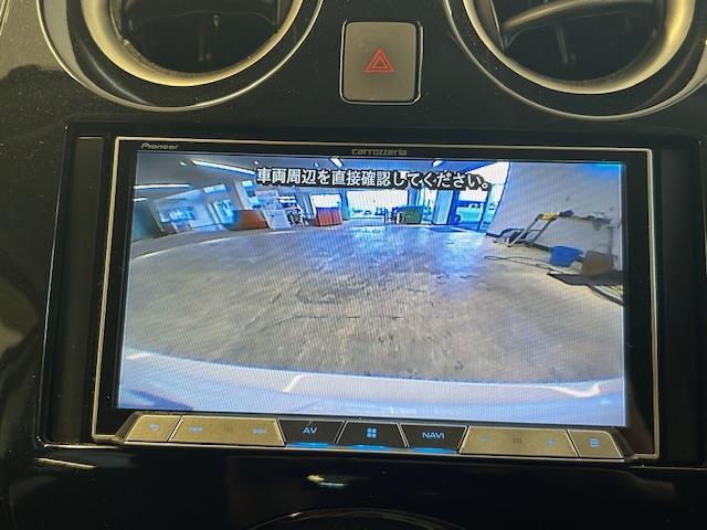 ノート ｅ－パワー　Ｘ　ブラックアロー　社外７インチメモリナビ　衝突被害軽減システム　コーナーセンサー　レーンキープアシスト　ＥＴＣ　スペアキー１本　横滑り防止装置　盗難防止装置　Ｂｌｕｅｔｏｏｔｈ再生　フルセグＴＶ　バックカメラ（4枚目）