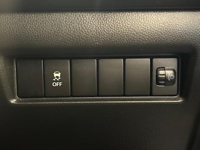 スイフト XG 禁煙車 メモリナビ Bluetooth再生 運転席シートヒーター ドライブレコーダー一体型デジタルインナーミラー プッシュスタート スペアキー1本 横滑り防止装置 盗難防止装置 オートエアコン(14枚目)