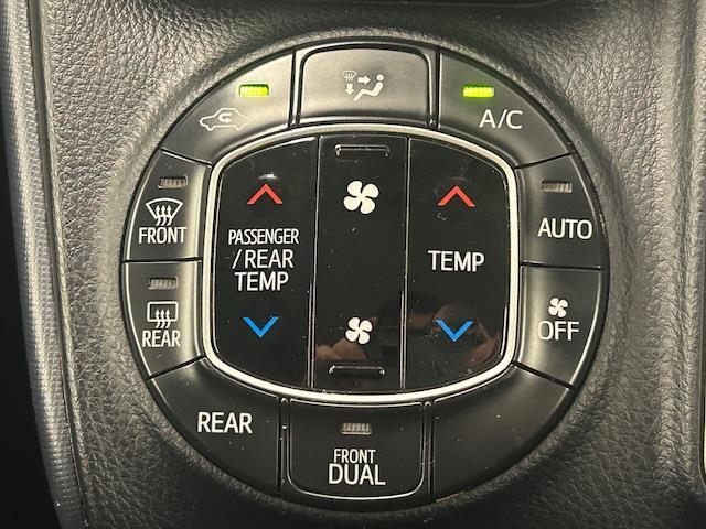 ヴォクシー ZS 煌 4WD 純正9インチナビ 両側パワースライドドア TRDエアロ(フロント・リア) 前後ドライブレコーダー ETC MTモード付AT Bluetooth再生 横滑り防止装置 プッシュスタート(10枚目)