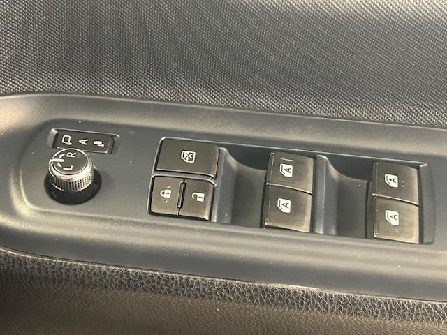 ヴォクシー ZS 煌 4WD 純正9インチナビ 両側パワースライドドア TRDエアロ(フロント・リア) 前後ドライブレコーダー ETC MTモード付AT Bluetooth再生 横滑り防止装置 プッシュスタート(15枚目)