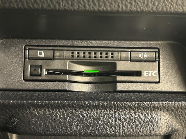 ヴォクシー ZS 煌 4WD 純正9インチナビ 両側パワースライドドア TRDエアロ(フロント・リア) 前後ドライブレコーダー ETC MTモード付AT Bluetooth再生 横滑り防止装置 プッシュスタート(16枚目)